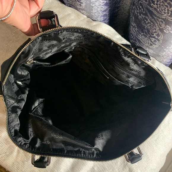 MICHAEL KORS HUDSON LEATHER SATCHEL - Picture 11 of 13